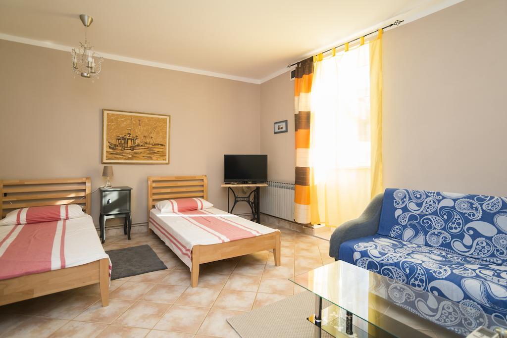 Apartments&Rooms Buoni Amici Murine Esterno foto